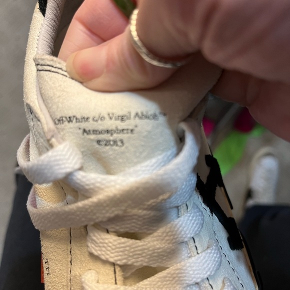 Off-White Vulcanized Low Top Sneakers. - Picture 11 of 11